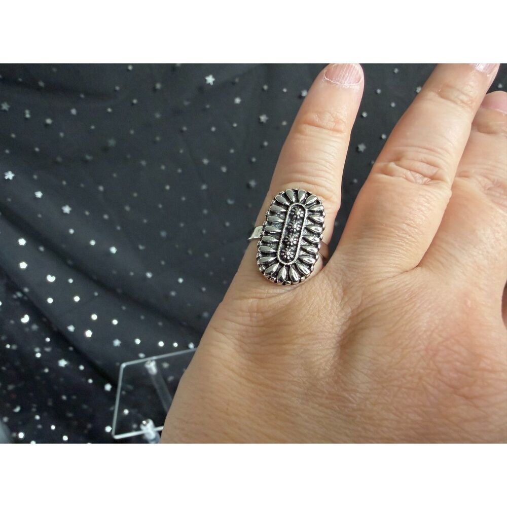Oval Statement Ring Size 7, Silver Tone Textured